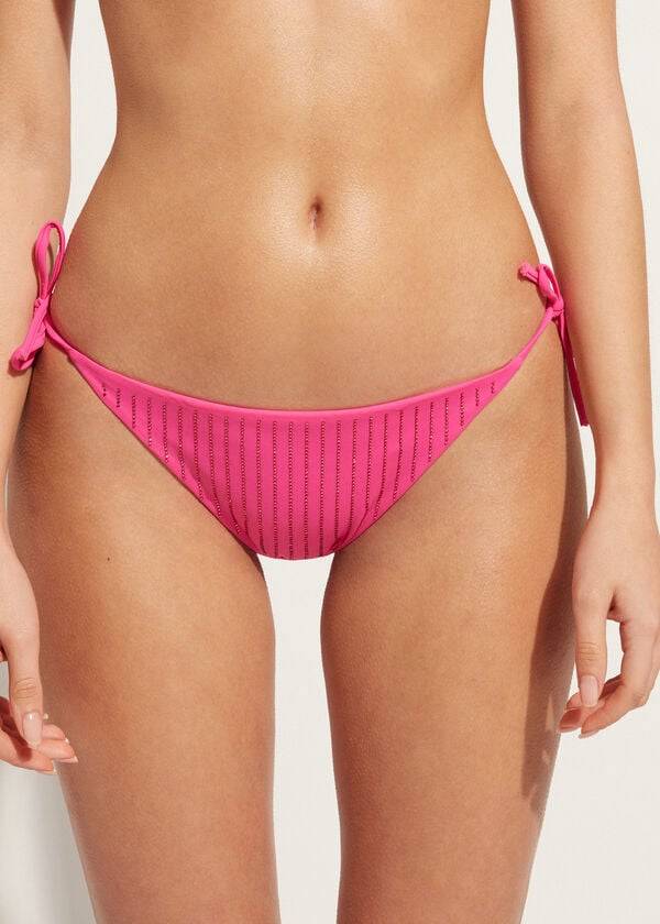 dámské bikinové kalhotky s růžovým vzorem calzedonia s brazilským stringem a kamínky