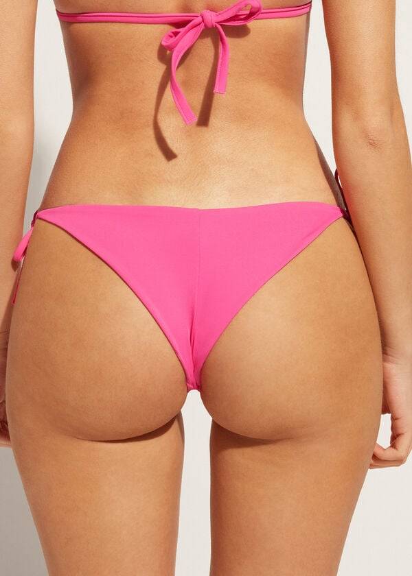 dámské bikinové kalhotky s růžovým vzorem calzedonia s brazilským stringem a kamínky